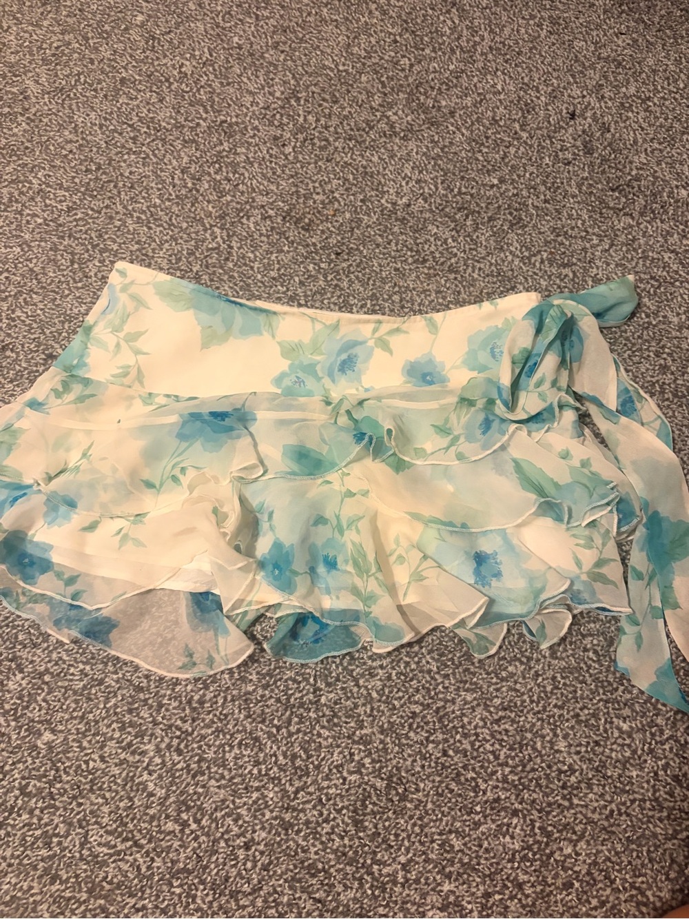 Abercrombie & Fitch Blue and Cream Floral Ruffle Mini Skirt